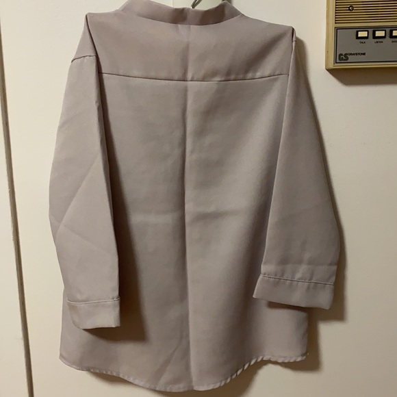 Yesstyle Gray color 3/4 sleeve v-neck chiffon blouse - Picture 4 of 6